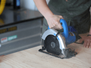 机を半分にするだけのお仕事