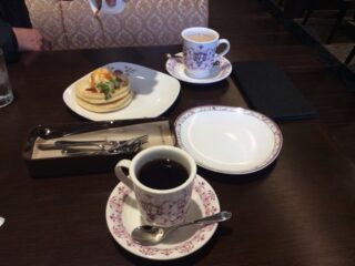 フタバやの隣にビリオン珈琲 彦根店