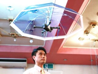 手で持たないドローン日傘”商用化へ