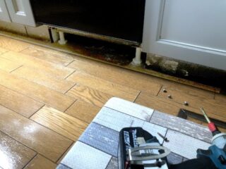 キッチン下のパネル補修 部品紛失