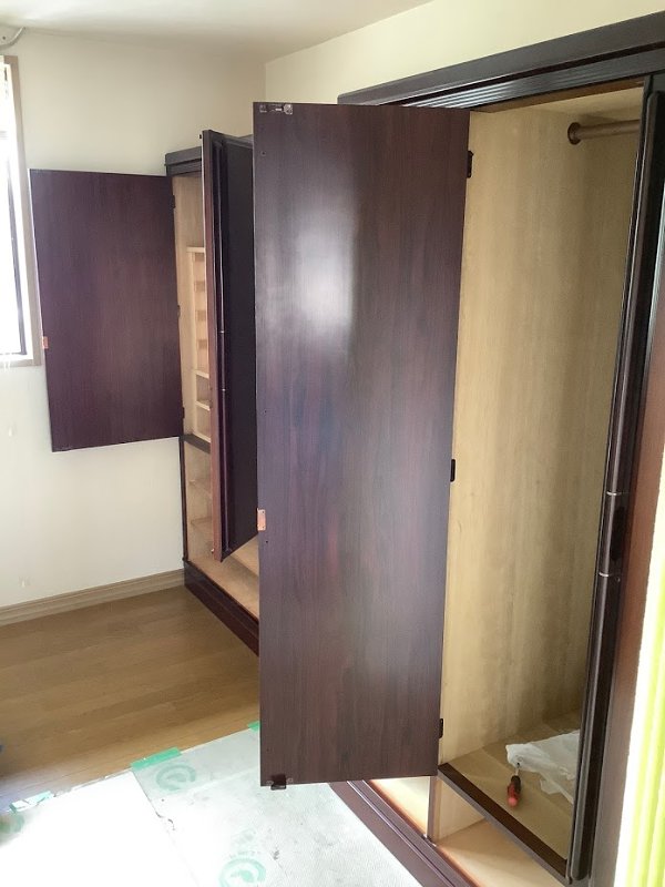 彦根市 婚礼タンス 2階 搬出 軽量化作業